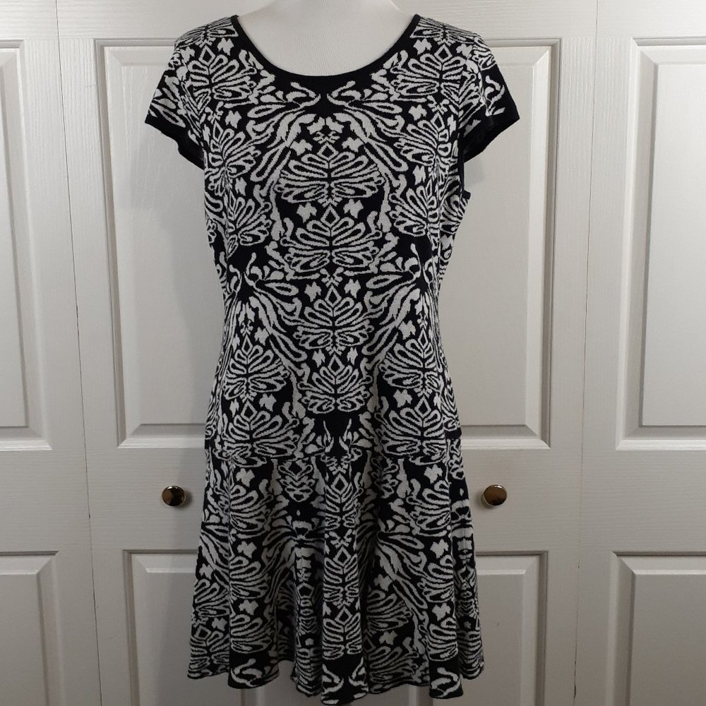 ELLE Knit Short Sleeve Print Dress